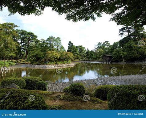  Kenrokuen Garden: Uno Splendido Parco e Un Ritrovo di Pace