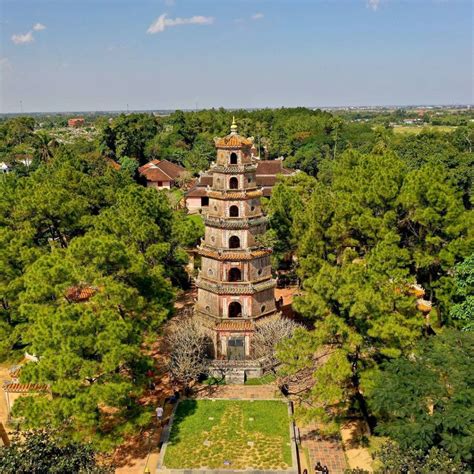 Le Pagoda di Thien Mu! Un capolavoro architettonico con viste mozzafiato sul fiume Perfume.