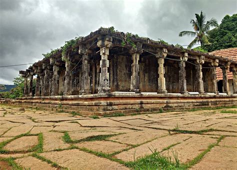  Templo Maha Vishnu: Un antico gioiello indù per gli amanti della storia!